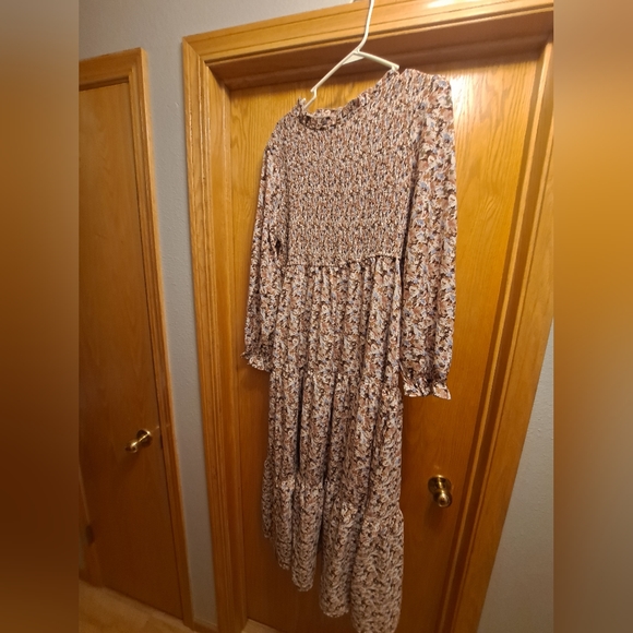 Dress - Picture 2 of 3